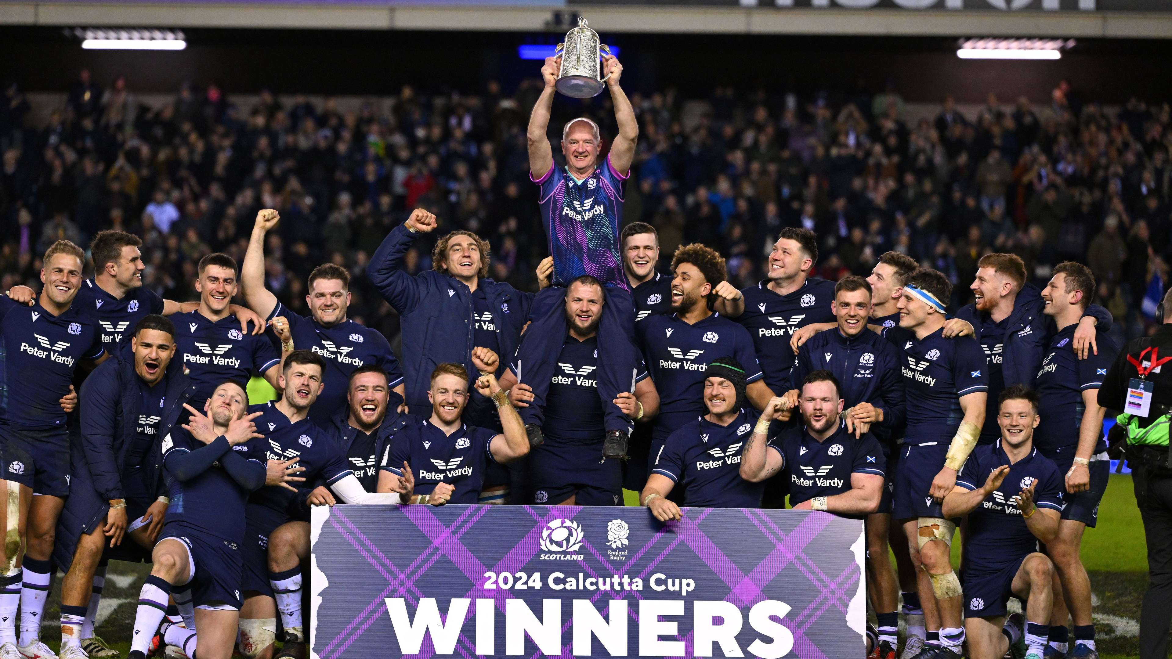 张康阳豪掷千金！国米球员喜获额外奖金与定制大金表奖励